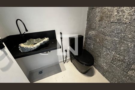 Lavabo de casa de condomínio à venda com 3 quartos, 188m² em Vargem Pequena, Rio de Janeiro