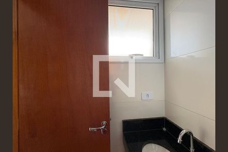 Banheiro de apartamento para alugar com 1 quarto, 29m² em Vila Palmeiras, São Paulo