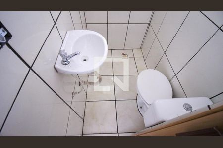Banheiro  de casa para alugar com 1 quarto, 15m² em Jardim Colorado, São Paulo