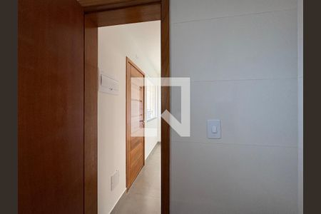 Banheiro de apartamento para alugar com 1 quarto, 29m² em Vila Palmeiras, São Paulo