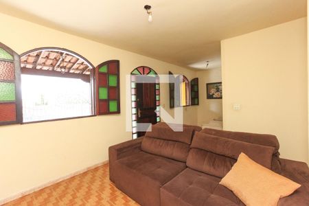 Casa à venda com 3 quartos, 314m² em Tirol, Contagem