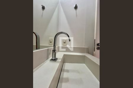 Banheiro de apartamento para alugar com 3 quartos, 70m² em Mansões Santo Antônio, Campinas