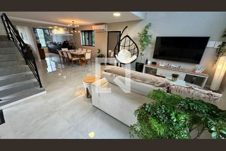 Casa à venda com 3 quartos, 380m² em Vargem Pequena, Rio de Janeiro