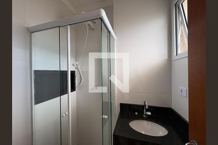 Banheiro de apartamento para alugar com 1 quarto, 29m² em Vila Palmeiras, São Paulo