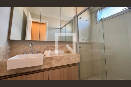 Banheiro da Suíte 1 de apartamento para alugar com 2 quartos, 75m² em Funcionários, Belo Horizonte