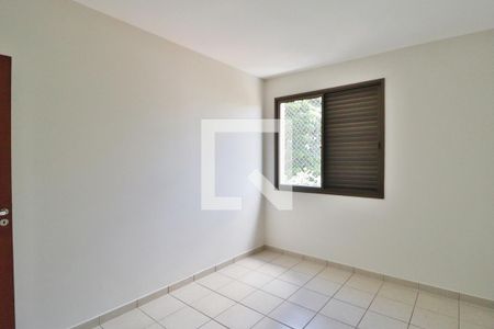 Quarto 1 de apartamento para alugar com 3 quartos, 110m² em Centro, Uberlândia