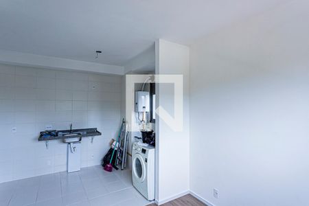 Sala, cozinha e área de serviço de apartamento para alugar com 1 quarto, 30m² em Vila Albertina, São Paulo