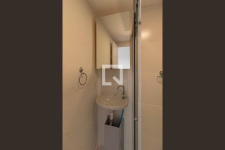 Banheiro de kitnet/studio para alugar com 1 quarto, 19m² em Água Branca, São Paulo