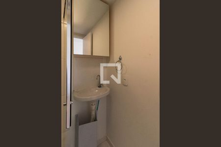 Banheiro de kitnet/studio para alugar com 1 quarto, 19m² em Água Branca, São Paulo