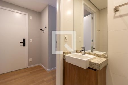 Banheiro de kitnet/studio para alugar com 1 quarto, 30m² em Pinheiros, São Paulo