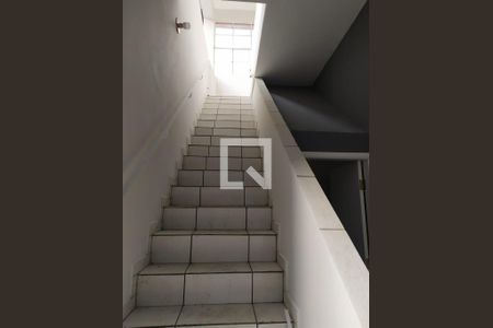 Escada de casa para alugar com 5 quartos, 480m² em Imirim, São Paulo