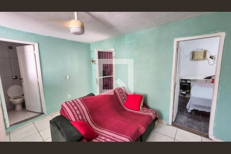 Sala de casa para alugar com 2 quartos, 110m² em Bonsucesso, Rio de Janeiro