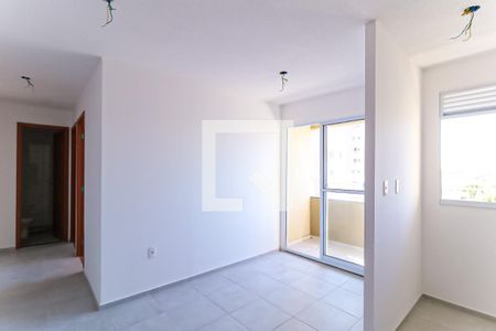 Sala de apartamento para alugar com 2 quartos, 41m² em Del Castilho, Rio de Janeiro
