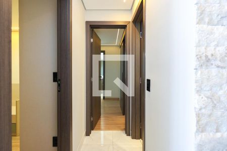 Corredor de apartamento para alugar com 2 quartos, 105m² em Jardim Wanda, Taboão da Serra