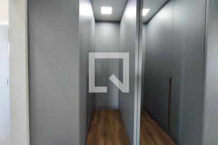 Closet Suíte de casa de condomínio à venda com 3 quartos, 240m² em Swiss Park, Campinas