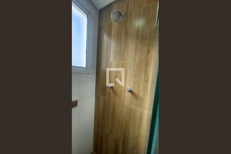 Banheiro de apartamento para alugar com 2 quartos, 48m² em Parque Suzano, Suzano