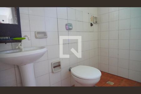 Banheiro 1 de casa para alugar com 1 quarto, 70m² em Jardim Carvalho, Porto Alegre