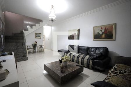 Casa à venda com 3 quartos, 205m² em Vila Camilópolis, Santo André