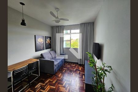 Sala de apartamento para alugar com 2 quartos, 50m² em Padre Eustáquio, Belo Horizonte