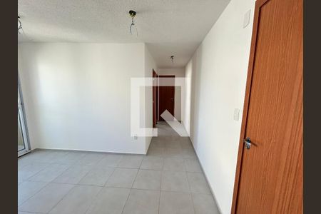 Corredor de apartamento para alugar com 2 quartos, 45m² em Inhaúma, Rio de Janeiro