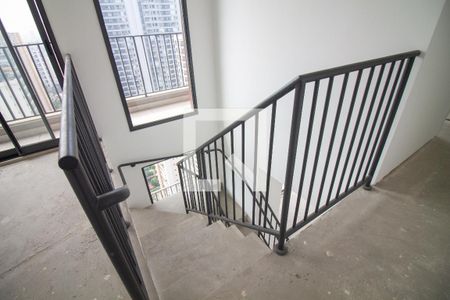 Escada de apartamento à venda com 4 quartos, 167m² em Jardim das Acacias, São Paulo