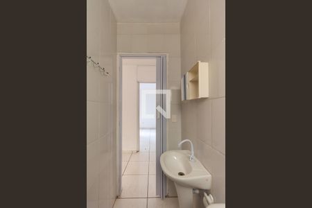 Banheiro de casa para alugar com 1 quarto, 31m² em Vila Alpina, São Paulo