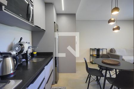 Cozinha de apartamento para alugar com 2 quartos, 65m² em Canasvieiras, Florianópolis
