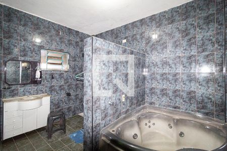 Banheiro da suíte de casa para alugar com 4 quartos, 80m² em Vila Santa Terezinha, Carapicuíba