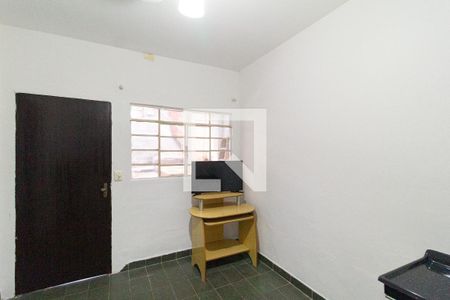 Sala de casa para alugar com 4 quartos, 80m² em Vila Santa Terezinha, Carapicuíba