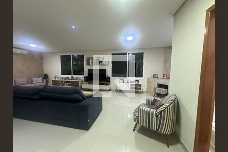 Sala de casa de condomínio à venda com 4 quartos, 200m² em Itaim Mirim, Barueri