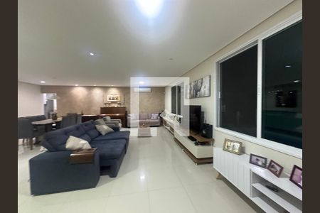Sala de casa de condomínio à venda com 4 quartos, 200m² em Itaim Mirim, Barueri