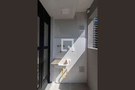 Varanda e Área de Serviço  de apartamento à venda com 2 quartos, 42m² em Vila Campanela, São Paulo