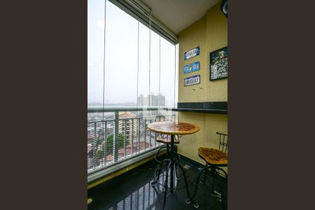 Varanda de apartamento à venda com 2 quartos, 63m² em Jardim Caner, Taboão da Serra