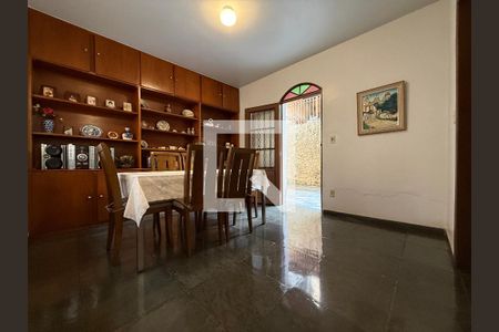 Casa à venda com 4 quartos, 225m² em Havaí, Belo Horizonte