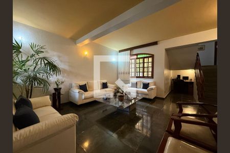 Casa à venda com 4 quartos, 225m² em Havaí, Belo Horizonte