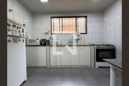 Casa à venda com 4 quartos, 225m² em Havaí, Belo Horizonte