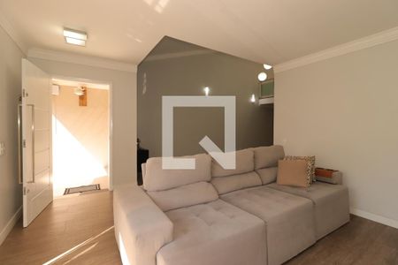 Sala de TV de casa à venda com 4 quartos, 354m² em Vila Camilópolis, Santo André