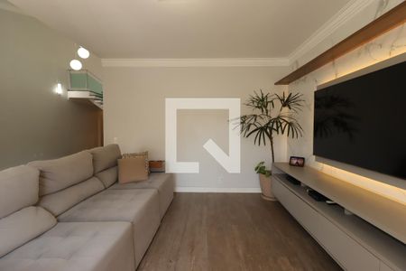 Sala de TV de casa à venda com 4 quartos, 354m² em Vila Camilópolis, Santo André