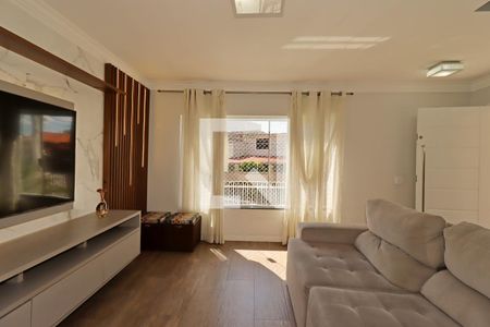 Sala de TV de casa à venda com 4 quartos, 354m² em Vila Camilópolis, Santo André