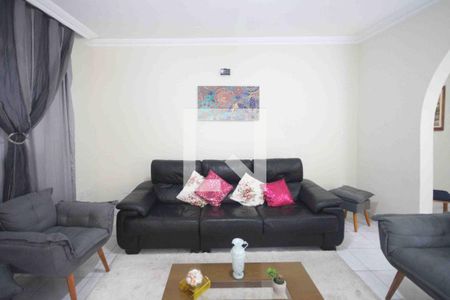 Casa para alugar com 3 quartos, 240m² em Vila Antonieta, São Paulo