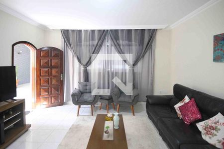 Casa para alugar com 3 quartos, 240m² em Vila Antonieta, São Paulo