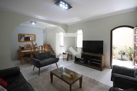 Casa para alugar com 3 quartos, 240m² em Vila Antonieta, São Paulo