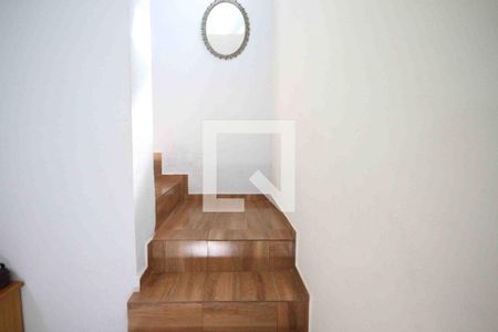 Casa para alugar com 3 quartos, 240m² em Vila Antonieta, São Paulo