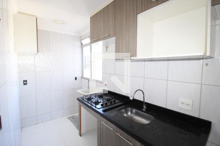 Sala /  Cozinha de apartamento para alugar com 2 quartos, 39m² em Núcleo Lageado, São Paulo