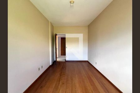 Apartamento para alugar com 5 quartos, 57m² em Planalto, Belo Horizonte