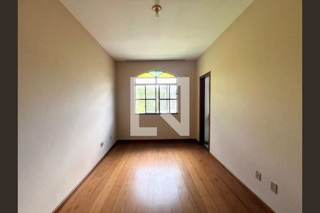 Apartamento para alugar com 5 quartos, 57m² em Planalto, Belo Horizonte