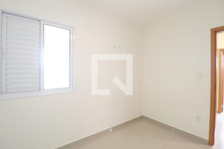 Quarto 1  de apartamento para alugar com 3 quartos, 80m² em Santa Mônica, Uberlândia