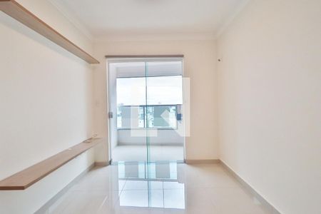 Sala de apartamento para alugar com 3 quartos, 80m² em Santa Mônica, Uberlândia