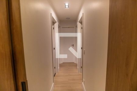 Corredor  de apartamento à venda com 4 quartos, 130m² em Icaraí, Niterói