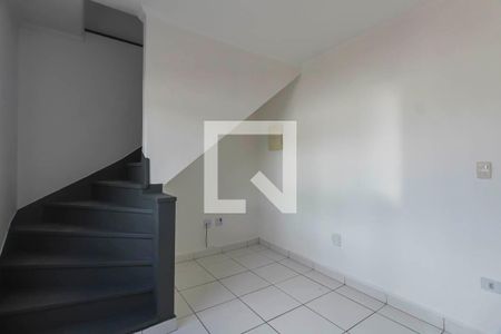 Sala de casa para alugar com 2 quartos, 75m² em Vila Ema, São Paulo